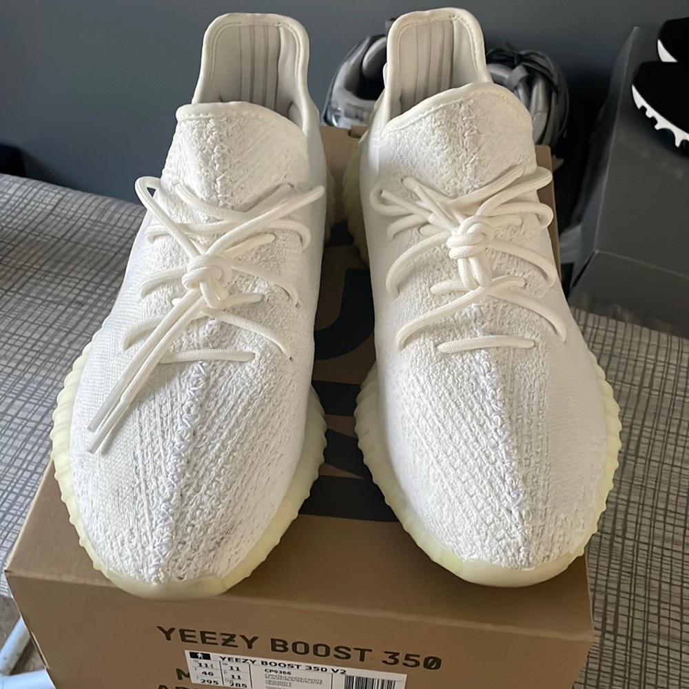 White/white yeezy 350